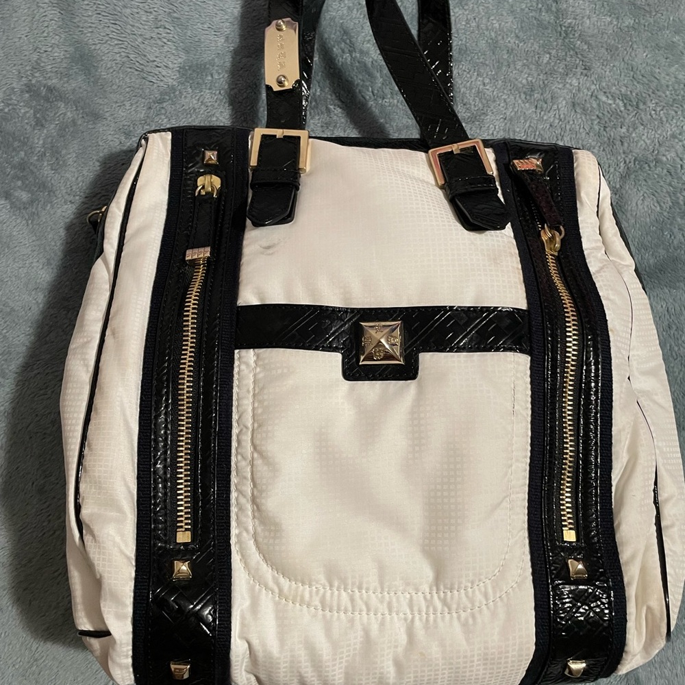 LAMB by Gwen Stefani tote bag